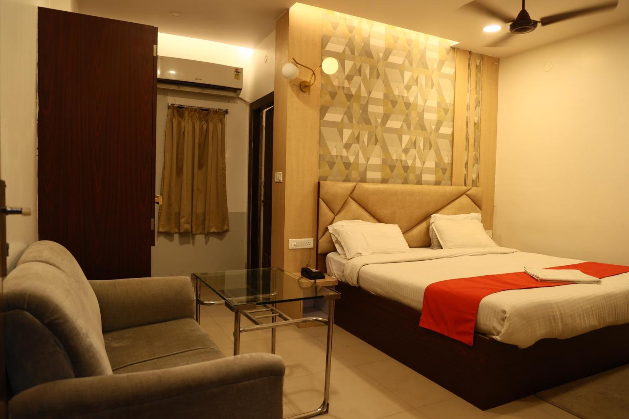 Hotel Bhubaneswari Classic Brahmapur エクステリア 写真